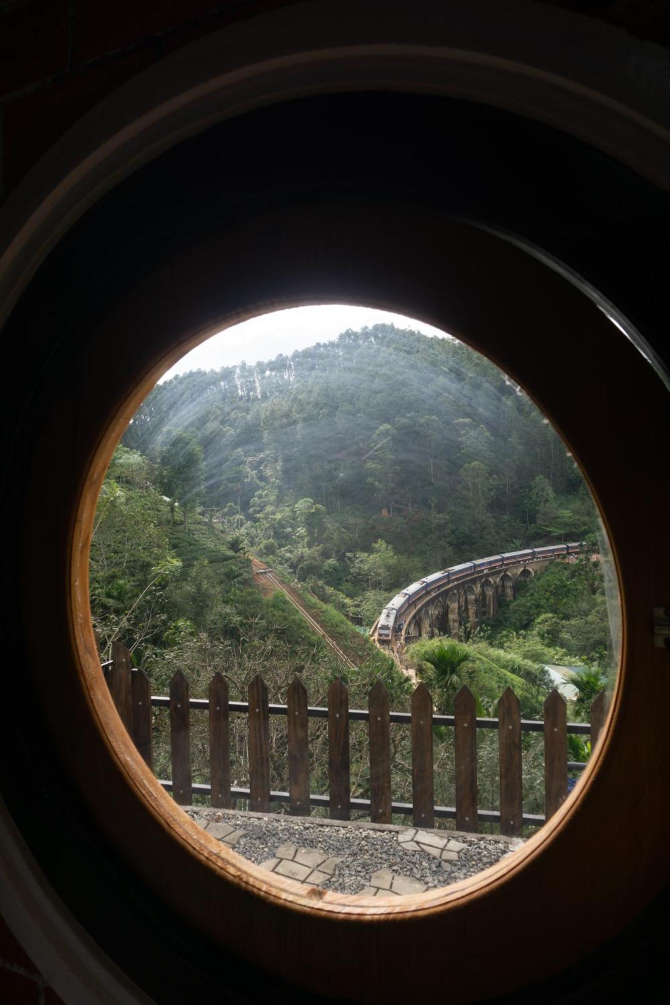 Hobbit Hole Hideaway Bed & Breakfast เอลลา ภายนอก รูปภาพ