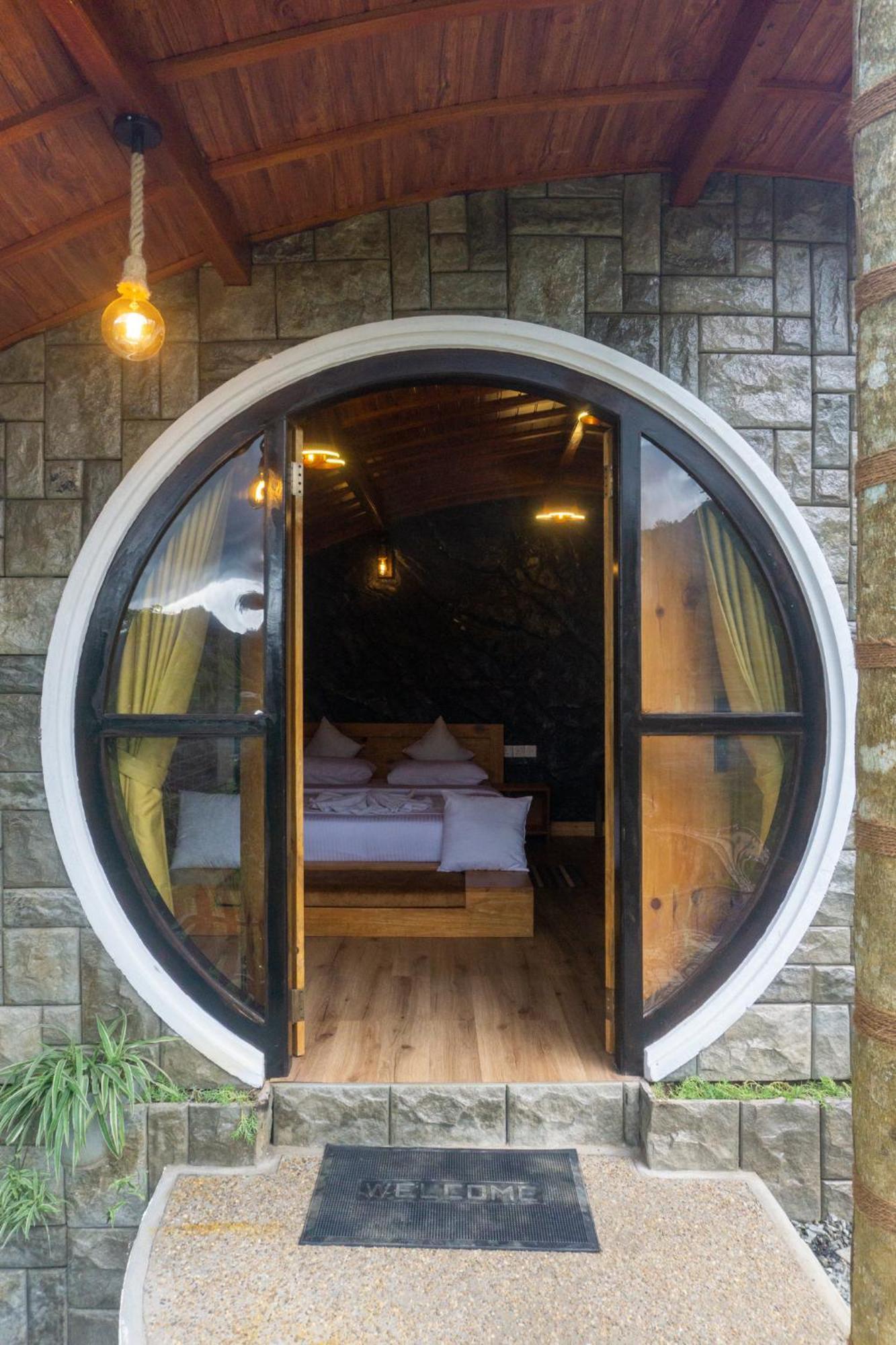 Hobbit Hole Hideaway Bed & Breakfast เอลลา ภายนอก รูปภาพ