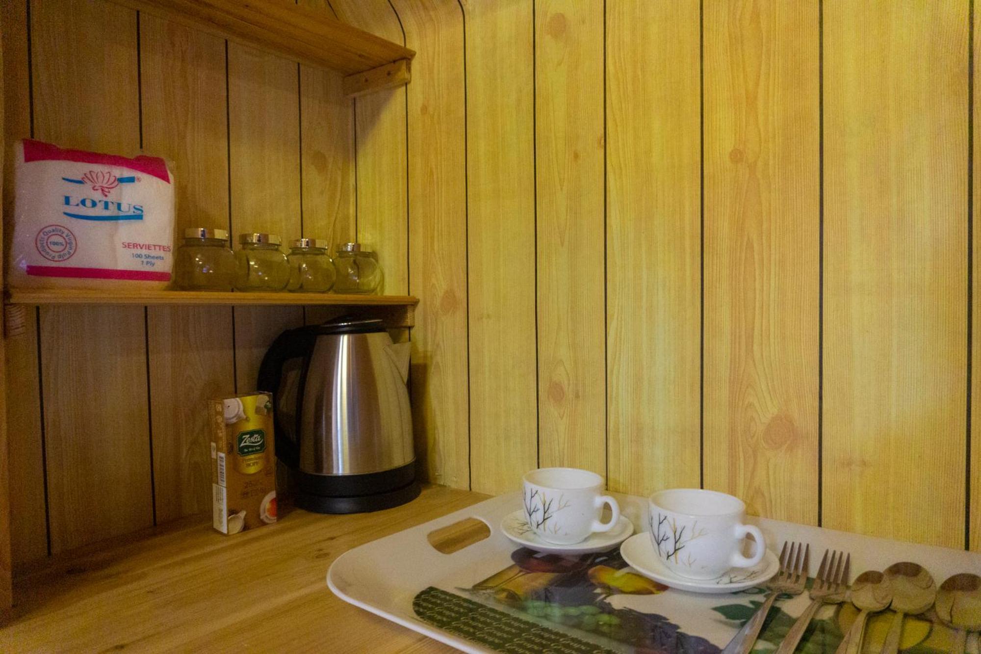 Hobbit Hole Hideaway Bed & Breakfast เอลลา ภายนอก รูปภาพ