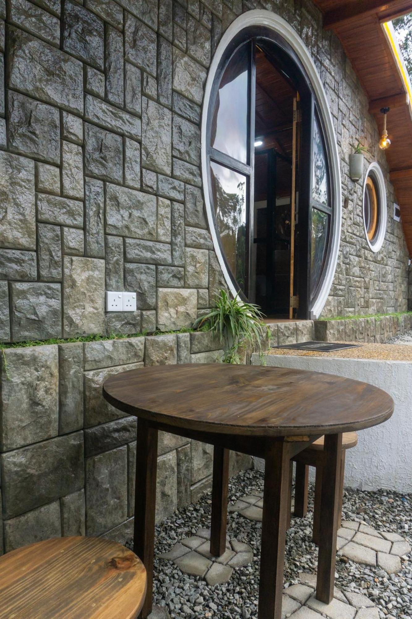 Hobbit Hole Hideaway Bed & Breakfast เอลลา ภายนอก รูปภาพ