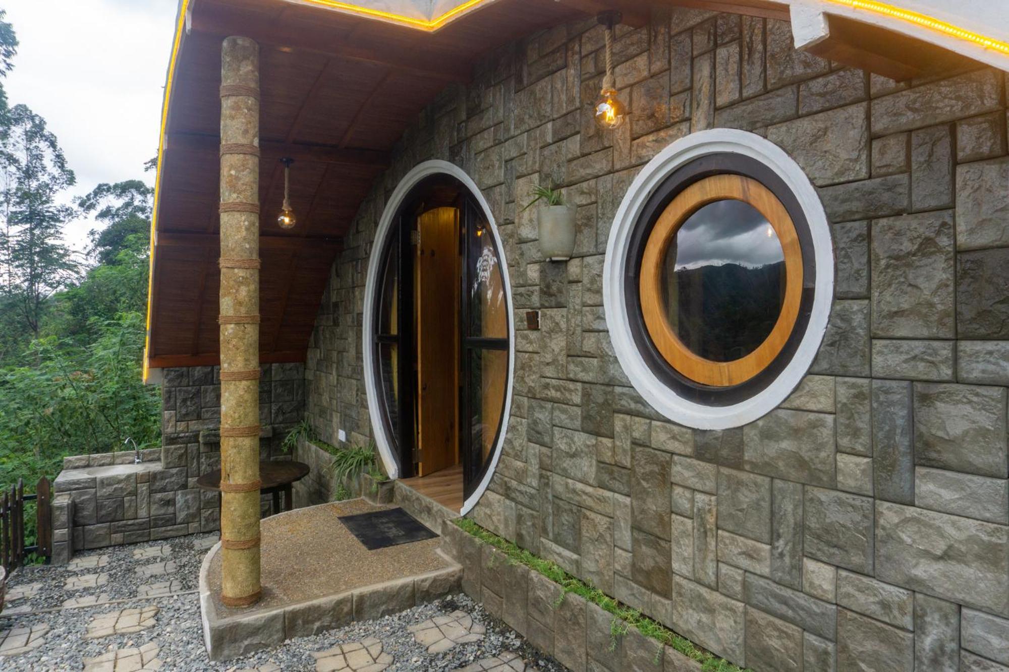 Hobbit Hole Hideaway Bed & Breakfast เอลลา ภายนอก รูปภาพ