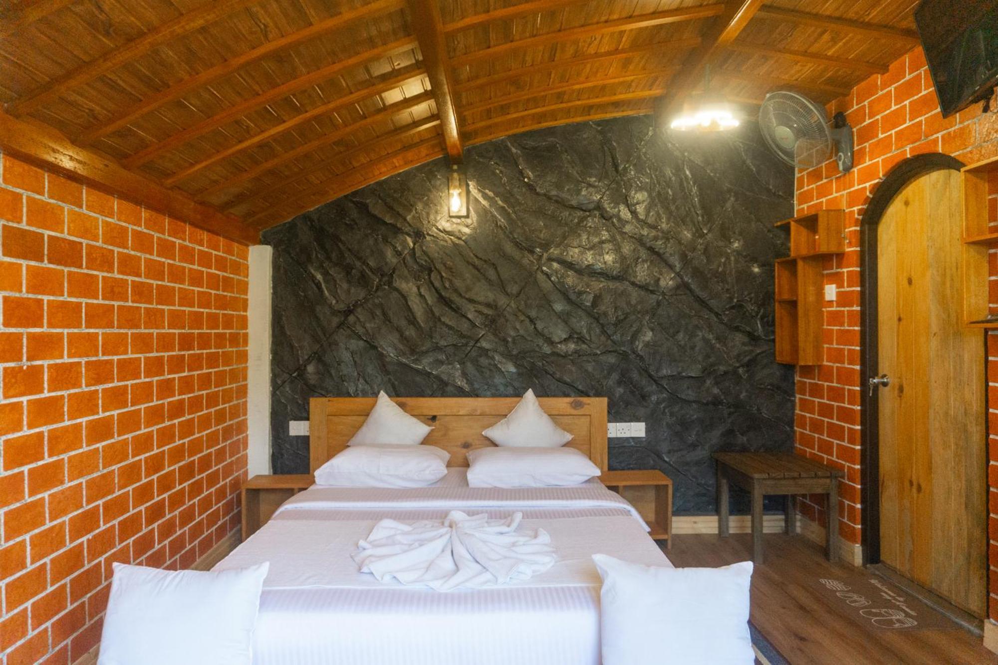 Hobbit Hole Hideaway Bed & Breakfast เอลลา ภายนอก รูปภาพ