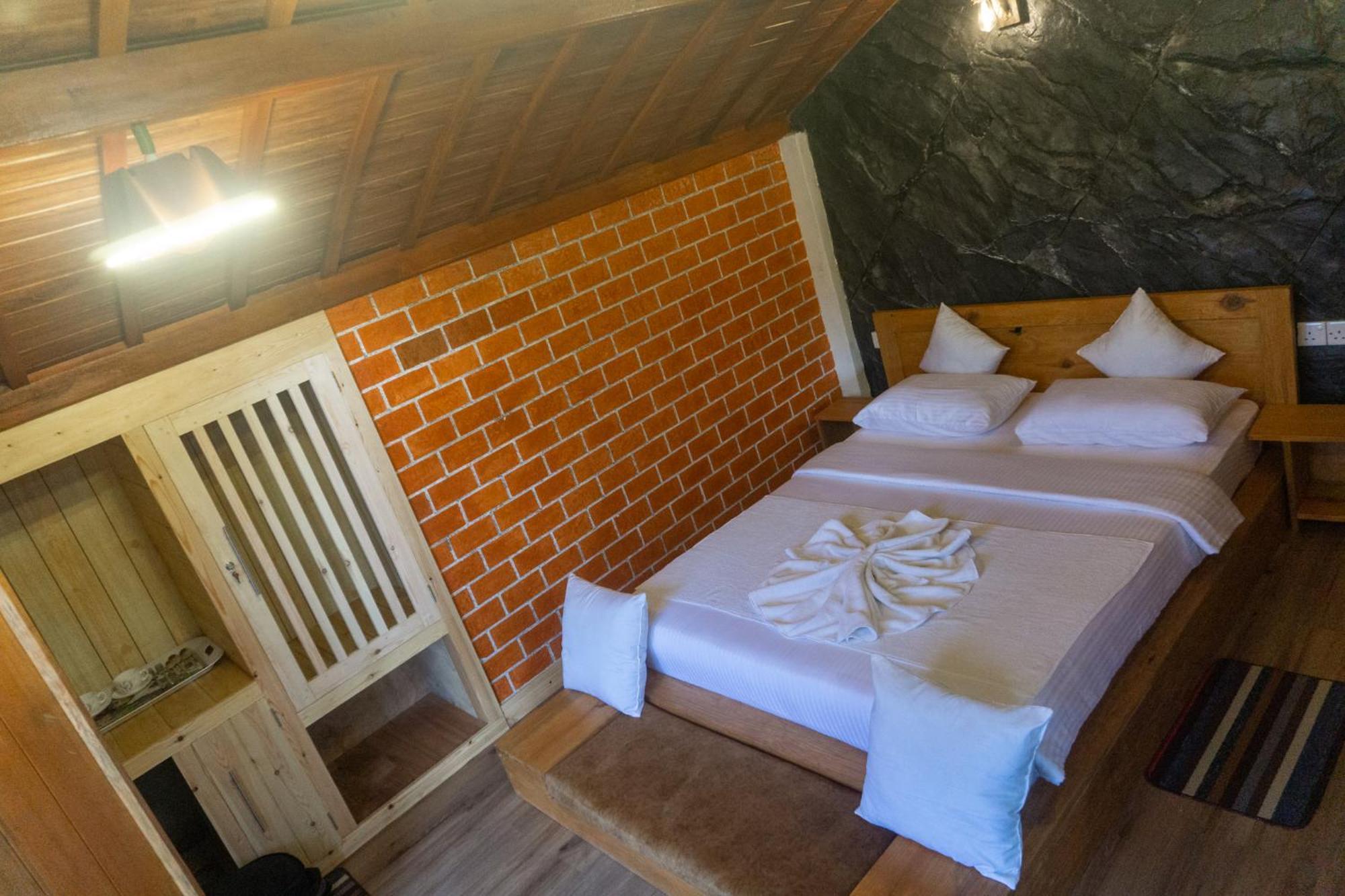 Hobbit Hole Hideaway Bed & Breakfast เอลลา ภายนอก รูปภาพ
