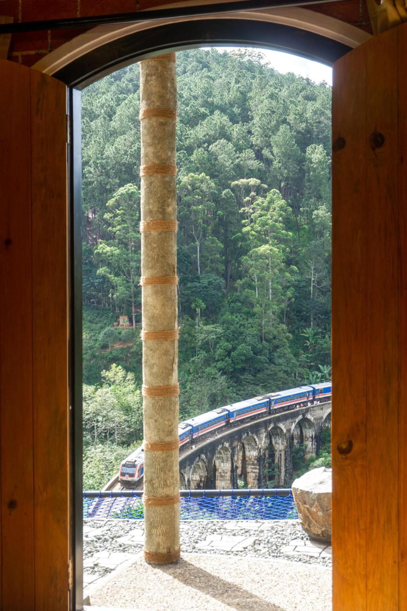 Hobbit Hole Hideaway Bed & Breakfast เอลลา ภายนอก รูปภาพ