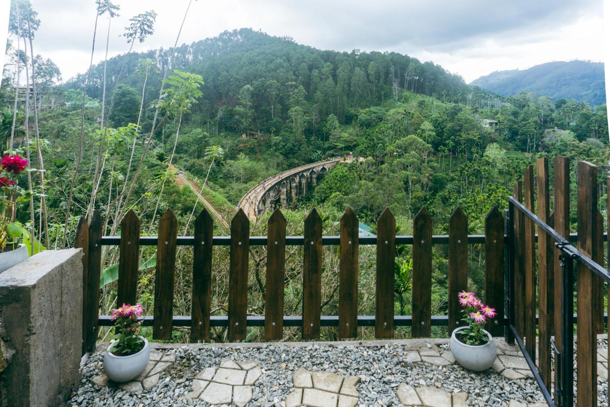 Hobbit Hole Hideaway Bed & Breakfast เอลลา ภายนอก รูปภาพ