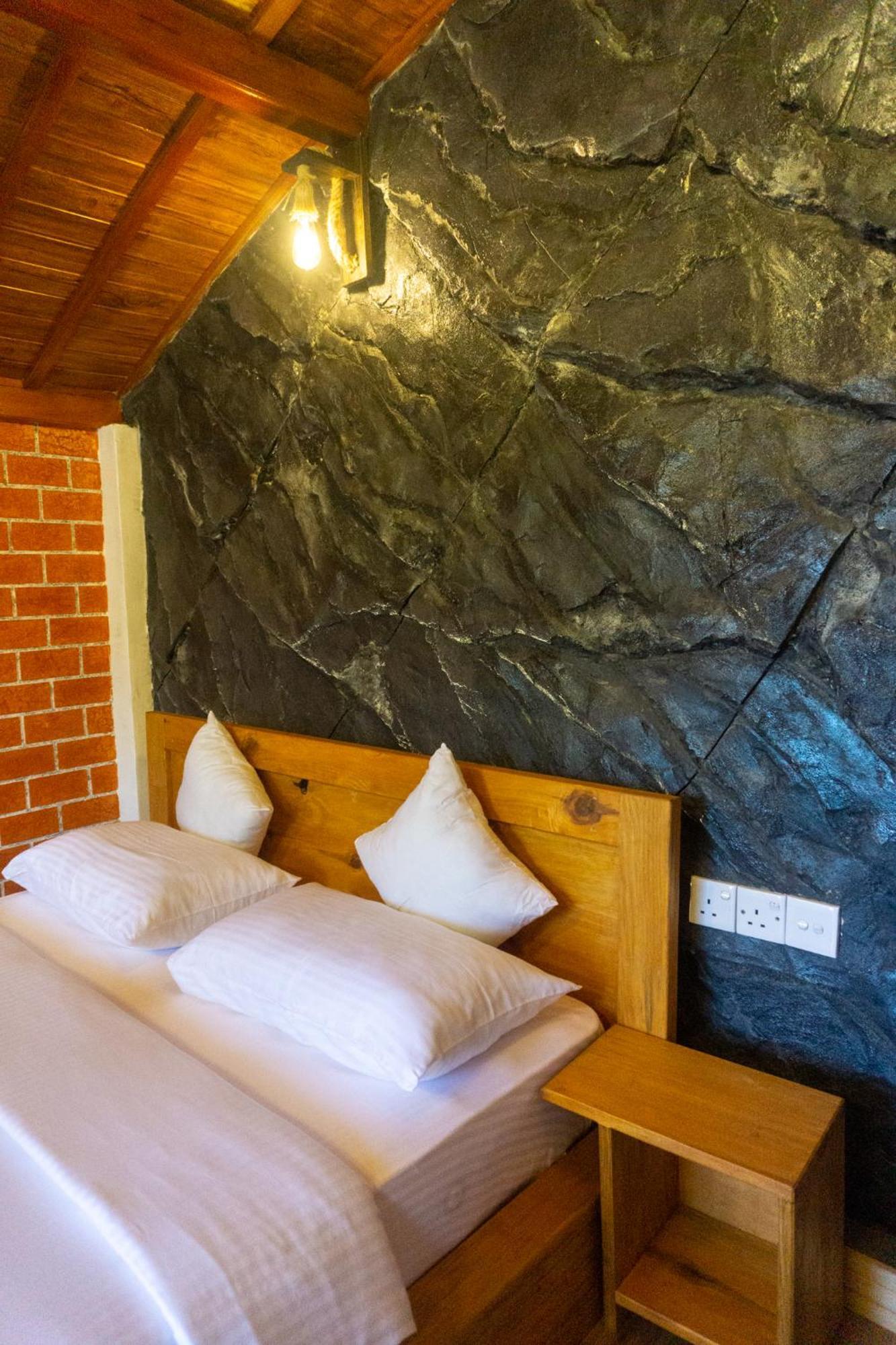 Hobbit Hole Hideaway Bed & Breakfast เอลลา ภายนอก รูปภาพ